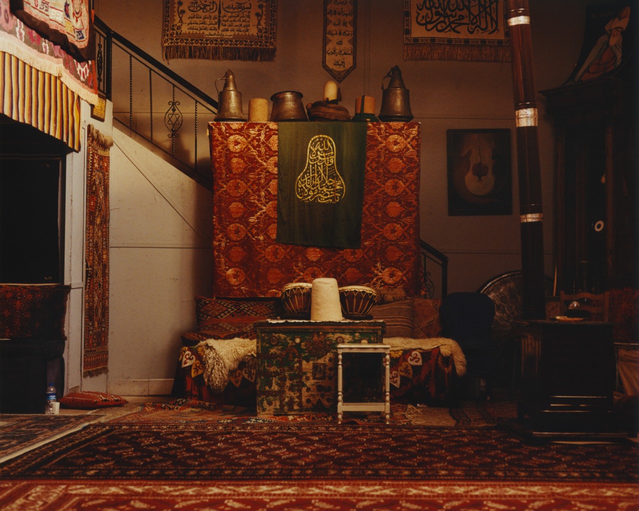 A home is decorated with traditional Islamic pieces.