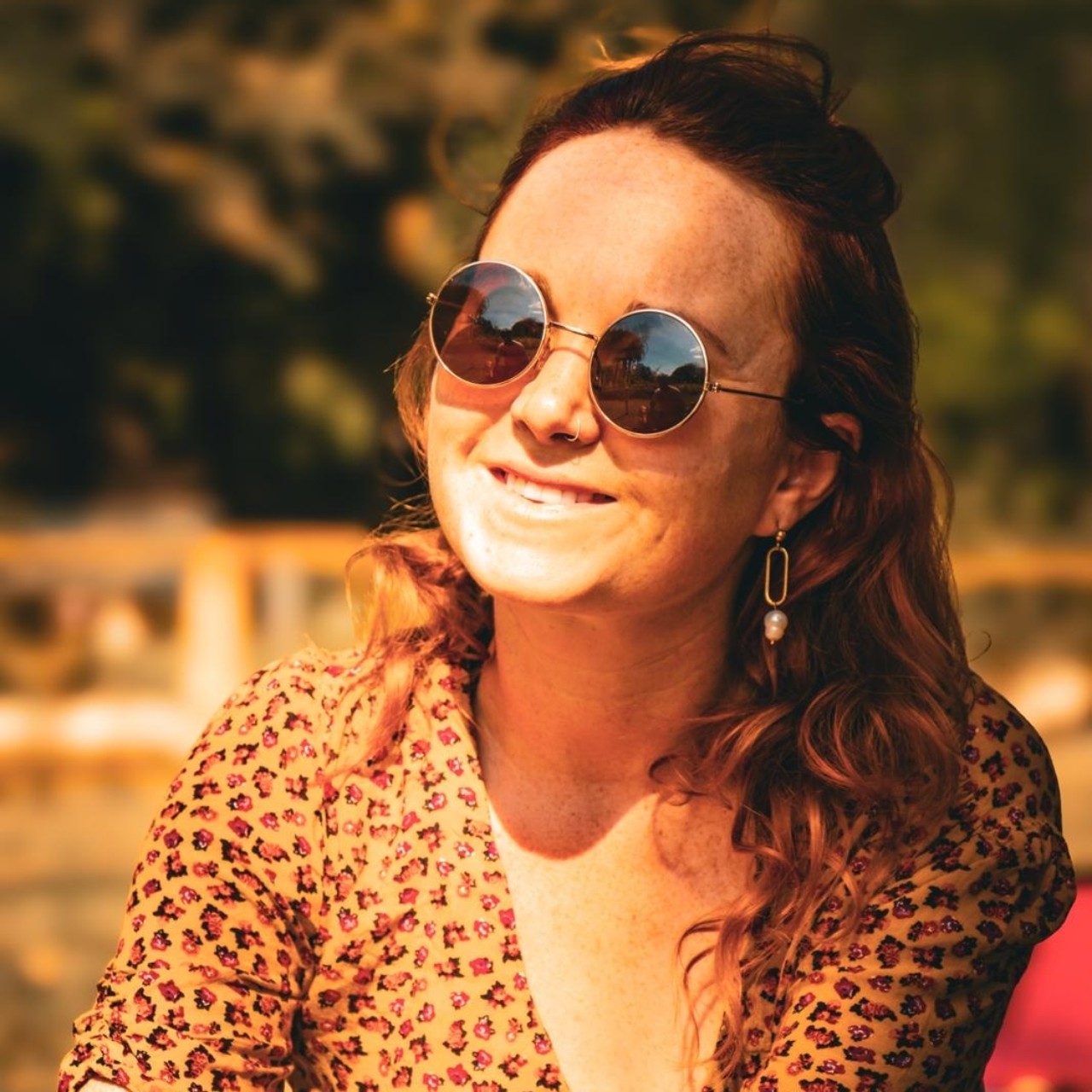 Headshot of Anna Richards in full color