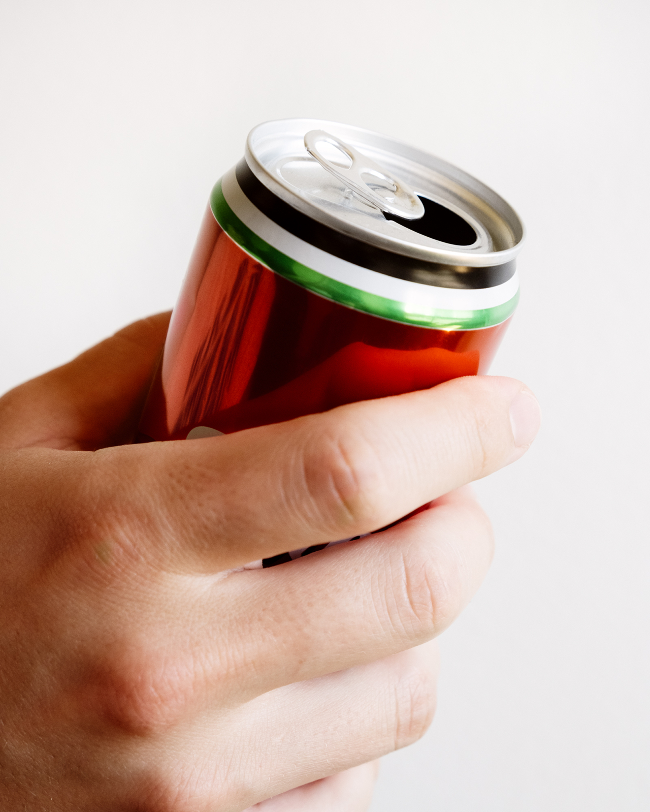 A hand hold a can of Gaza cola.