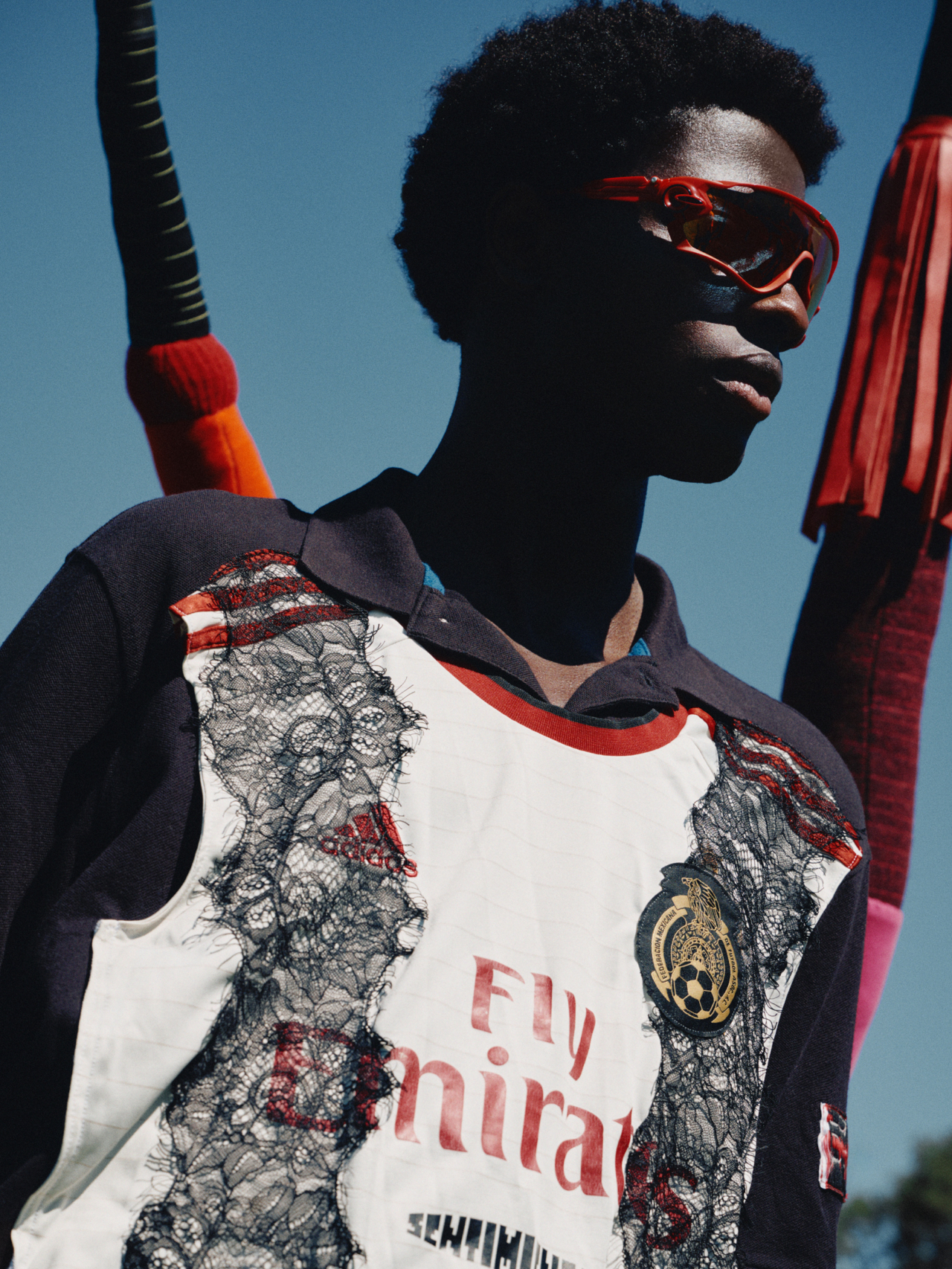 Samuel wears Sentimiento jersey, Oakley sunglasses