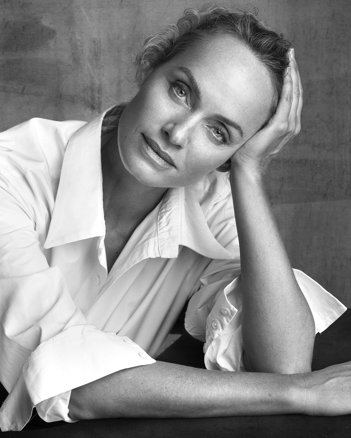 Amber Valletta | Co-host image