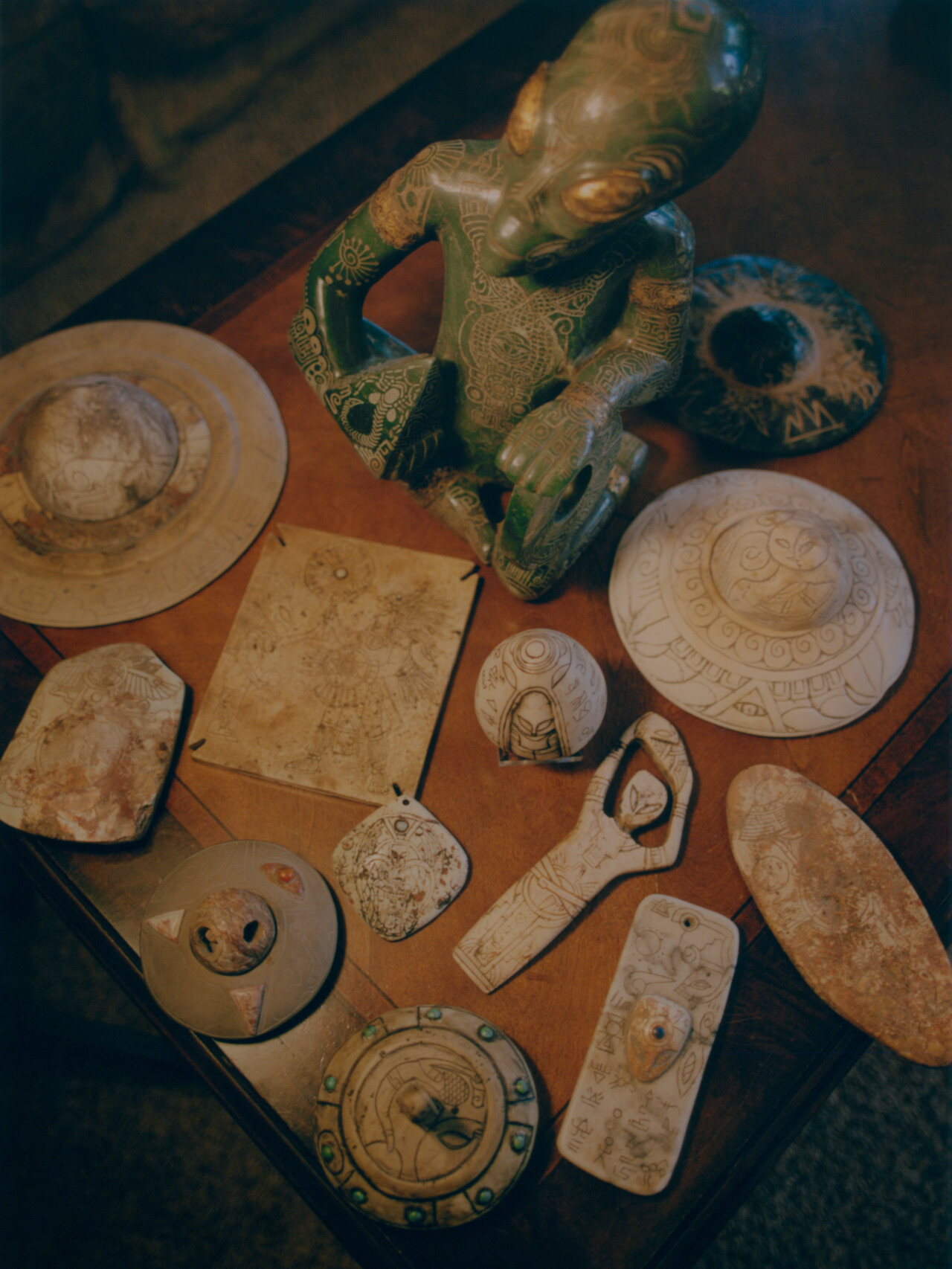 Peter Sterling's collection of alien artifacts that he claims have been dug out of the earth and carbon dated back tens of thousands of years.